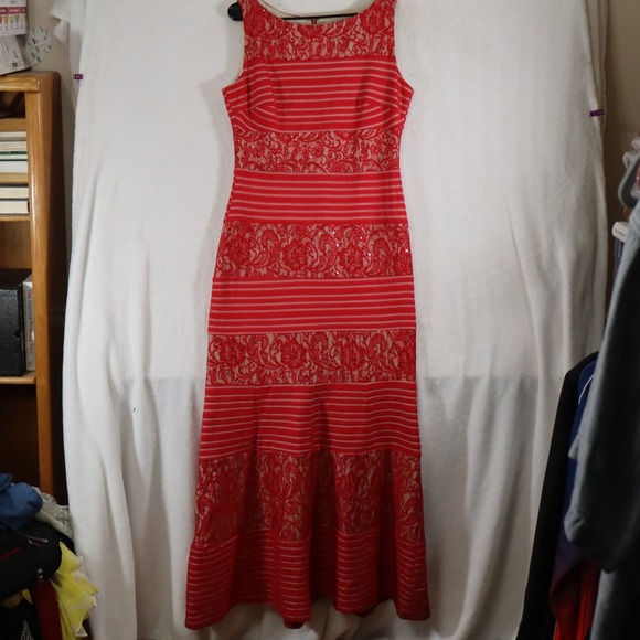 Sangria Dresses & Skirts - Sangria Women's 14 Red Lace Dress Sleeveless Fit & Flare Floral Overlay Cocktail